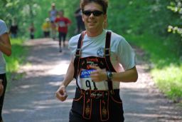 Volkslauf_2010_F_10_u__16km_(97).JPG
